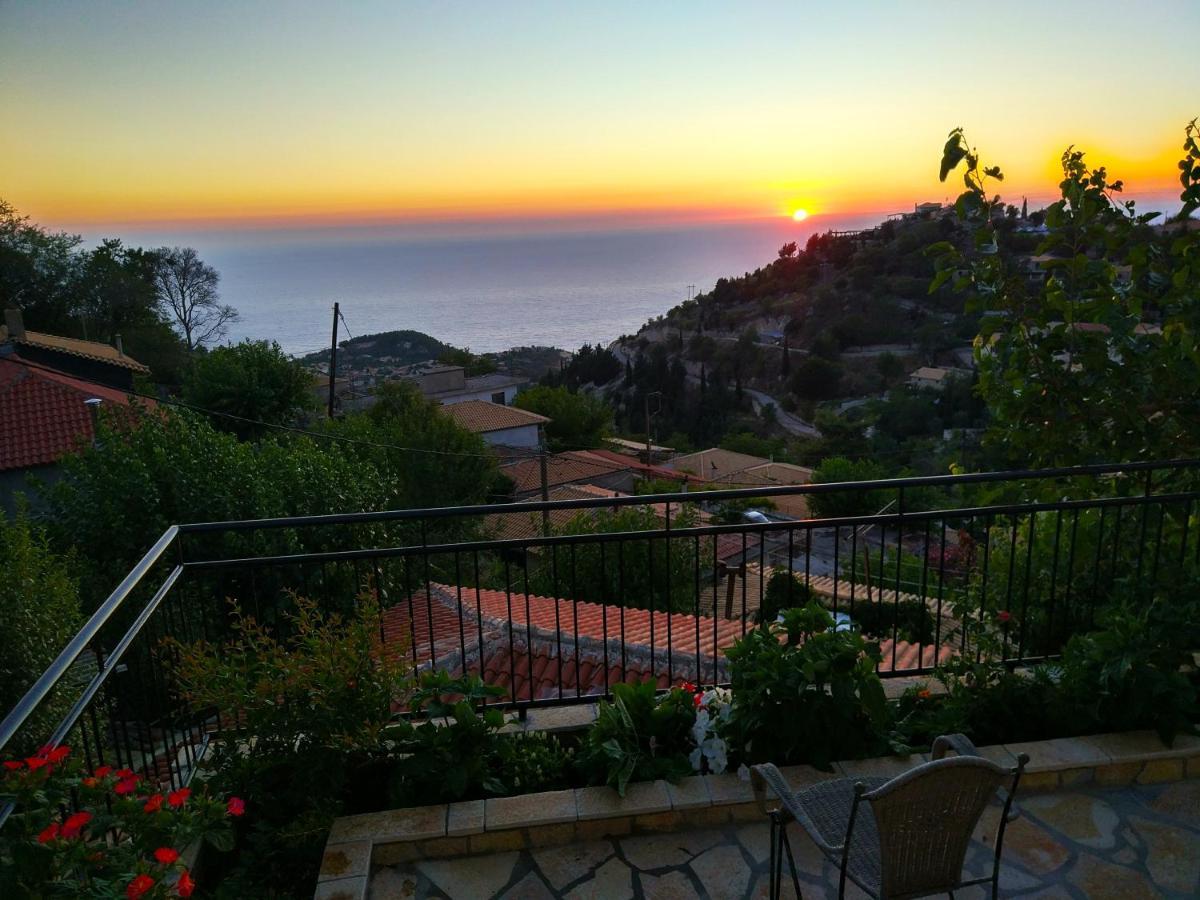 Plagia'S Sunset Apartments Exanthia Buitenkant foto