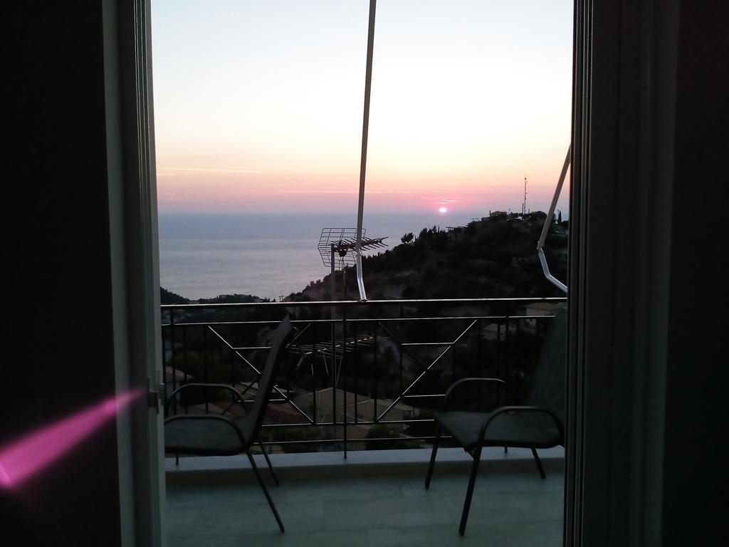 Plagia'S Sunset Apartments Exanthia Buitenkant foto