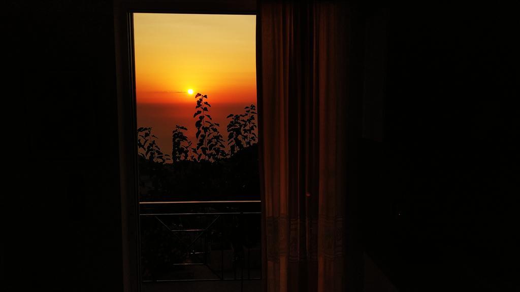 Plagia'S Sunset Apartments Exanthia Buitenkant foto